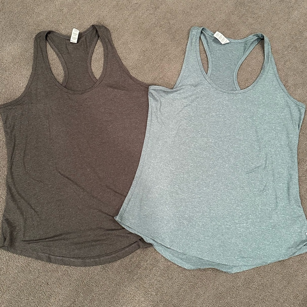 Pair of 2 tank tops